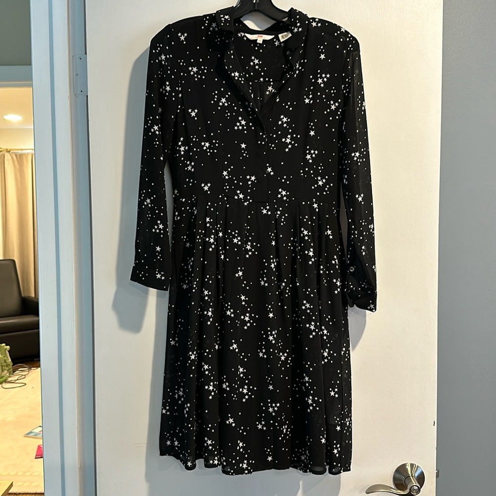 Levi’s black star print dress